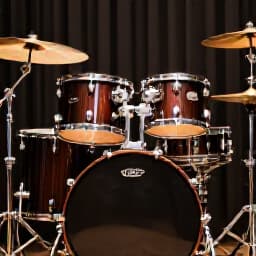 Dynamic live band performing at an elegant event in San Francisco, showcasing lively music and entertainment for celebrations.
